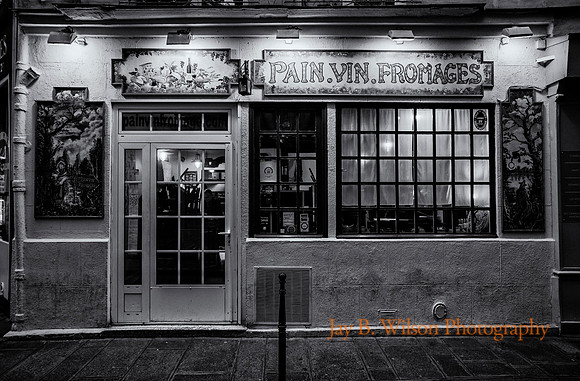 Pain. Vin. Fromages